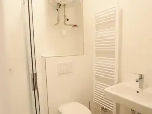 Pronájem bytu 1+kk, Praha - Vršovice, Slovinská, 28 m2
