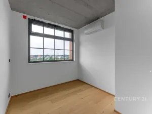 Pronájem bytu 3+kk, Praha - Vysočany, Kolbenova, 68 m2