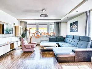 Prodej rodinného domu, Hovorany, 220 m2