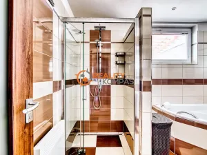 Prodej rodinného domu, Hovorany, 220 m2