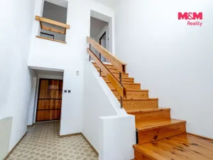 Prodej rodinného domu, Chvaletice, Budovatelů, 180 m2