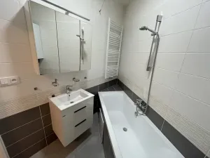 Pronájem bytu 3+kk, Praha, Bubenečská, 80 m2