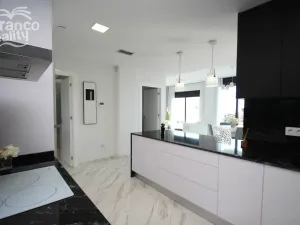 Prodej rodinného domu, San Miguel de Salinas, Alicante, Španělsko, 144 m2