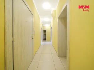 Prodej bytu 4+1, Karlovy Vary - Stará Role, Závodu míru, 99 m2