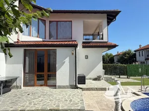 Prodej rodinného domu, Pomorie, Bulharsko, 179 m2