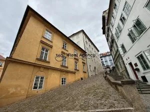 Pronájem bytu 1+1, Praha - Malá Strana, Šporkova, 44 m2