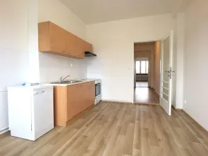 Pronájem bytu 2+1, Praha - Smíchov, Štefánikova, 77 m2