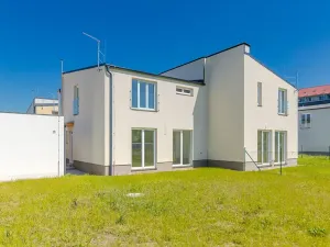 Prodej rodinného domu, Milovice, Modřínová, 137 m2