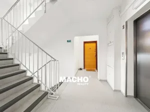 Prodej bytu 3+1, Praha - Modřany, Pirinská, 73 m2
