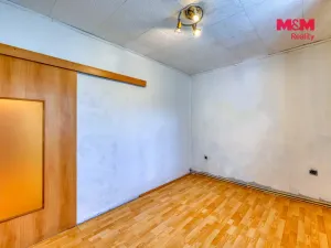 Prodej bytu 2+1, Karlovy Vary - Bohatice, Na Výšině, 45 m2