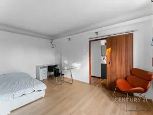Pronájem bytu 1+1, Praha - Libeň, náměstí Na Balabence, 33 m2