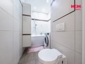 Prodej bytu 4+1, Chomutov, Zengerova, 77 m2
