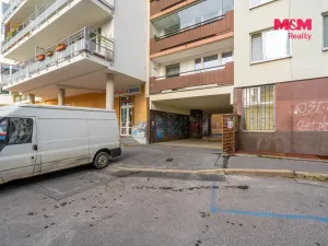 Pronájem obchodního prostoru, Praha, Trnkovo náměstí, 324 m2
