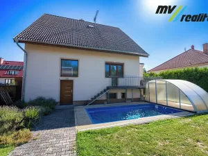 Prodej rodinného domu, Městec Králové, Třešňová, 300 m2