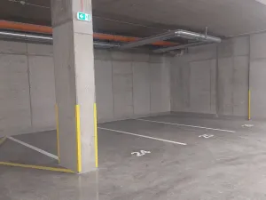 Pronájem garážového stání, Brno, Wágnerova, 15 m2