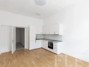 Pronájem bytu 1+kk, Praha - Bubeneč, Ovenecká, 33 m2