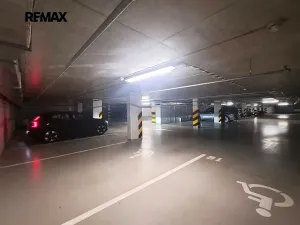 Prodej garážového stání, Praha - Stodůlky, Petržílkova, 11 m2
