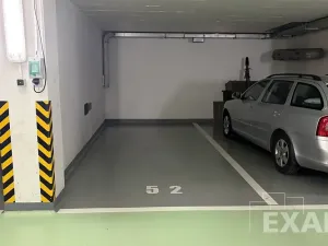 Prodej garážového stání, Praha - Troja, Velká skála, 12 m2