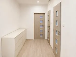 Prodej bytu 2+1, Chodov, Hlavní, 54 m2