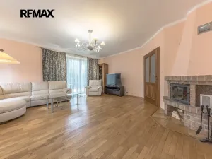 Pronájem rodinného domu, Lhota, K Lesnu, 205 m2