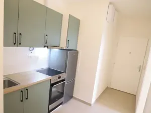 Pronájem bytu 1+kk, Praha - Vršovice, Slovinská, 29 m2