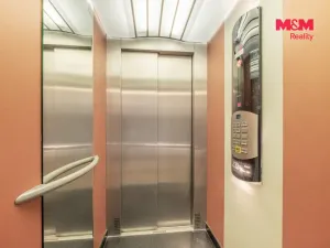 Prodej bytu 2+kk, Praha - Suchdol, Holubí, 40 m2