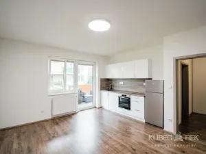Pronájem bytu 1+kk, Tábor, U Areálu, 31 m2