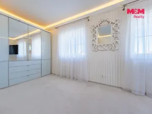Prodej kanceláře, Šestajovice, U Váhy, 356 m2