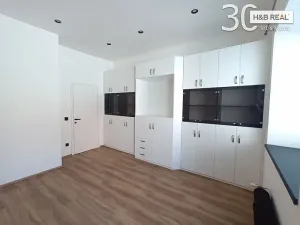 Pronájem kanceláře, Zlín, Rašínova, 58 m2