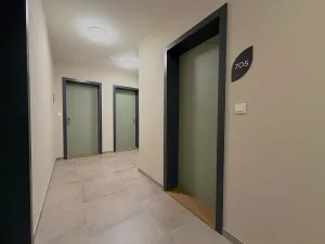 Prodej bytu 2+kk, Praha - Černý Most, Arnošta Valenty, 35 m2