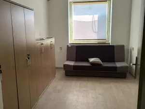 Pronájem kanceláře, Znojmo, Dobšická, 150 m2