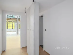Prodej bytu 4+kk, Praha - Vysočany, Kolbenova, 176 m2
