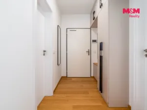 Prodej bytu 2+kk, Hradec Králové - Pražské Předměstí, Gočárova třída, 48 m2