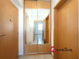 Pronájem bytu 2+kk, Praha - Černý Most, Rudolfa Holeky, 33 m2