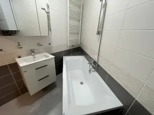 Pronájem bytu 3+kk, Praha, Bubenečská, 80 m2