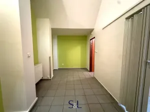 Pronájem obchodního prostoru, Liberec, nám. Sokolovské, 79 m2