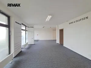 Pronájem obchodního prostoru, Praha - Modřany, Soukalova, 104 m2