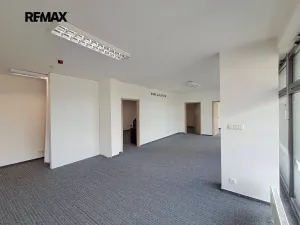 Pronájem obchodního prostoru, Praha - Modřany, Soukalova, 104 m2