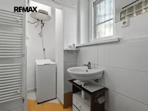Prodej bytu 1+kk, Praha - Podolí, Na dolinách, 24 m2