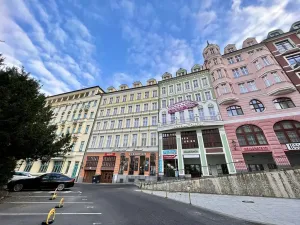 Prodej bytu 6+kk a větší, Karlovy Vary, Divadelní náměstí, 181 m2