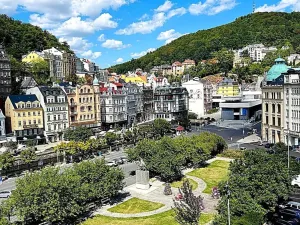 Prodej bytu 6+kk a větší, Karlovy Vary, Divadelní náměstí, 181 m2