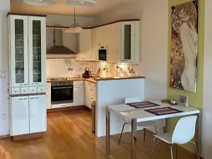Pronájem bytu 2+kk, Praha - Strašnice, Názovská, 60 m2