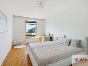 Pronájem bytu 2+kk, Praha - Malešice, Univerzitní, 63 m2