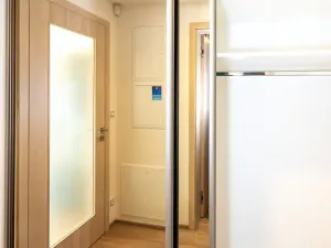 Pronájem bytu 1+kk, Praha - Radlice, Lučištníků, 33 m2