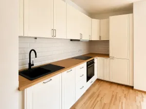 Prodej bytu 2+kk, Praha - Žižkov, Ke kapslovně, 58 m2