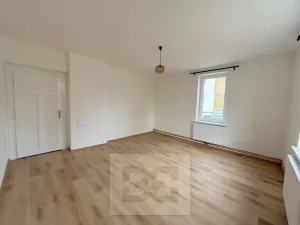 Pronájem rodinného domu, Praha - Kobylisy, Líbeznická, 170 m2