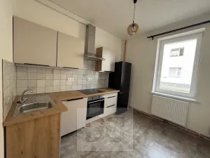 Pronájem rodinného domu, Praha - Kobylisy, Líbeznická, 170 m2