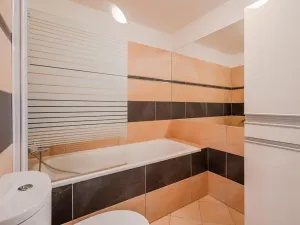 Prodej bytu 2+kk, Praha - Vysočany, Skloněná, 74 m2