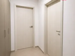 Pronájem bytu 1+kk, Pardubice, Bohdanečská, 32 m2