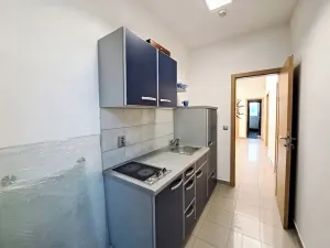 Pronájem skladu, Tečovice, 890 m2